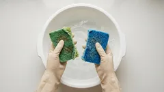 5 onderschatte schoonmaakhacks die je meer zou moeten gebruiken, volgens professionele schoonmakers